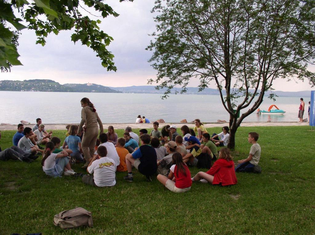 Rév Szálló Balaton Szántód Esterno foto
